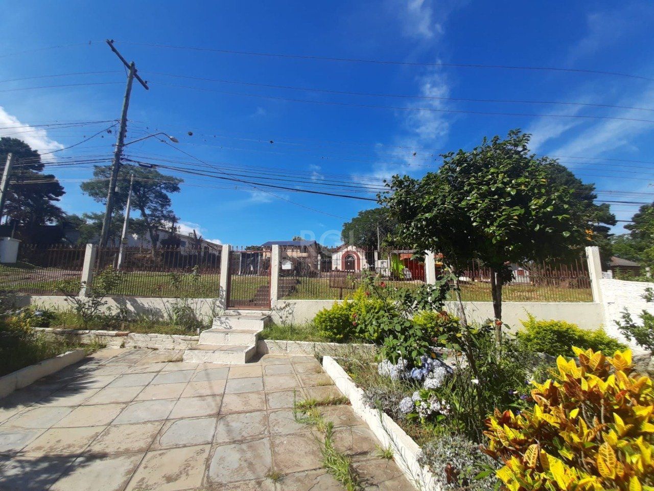Casa à venda com 2 quartos, 495m² - Foto 2
