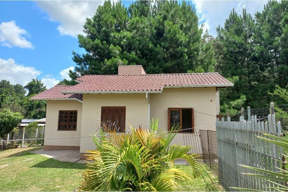 Casa à venda com 2 quartos, 60m² - Foto 1