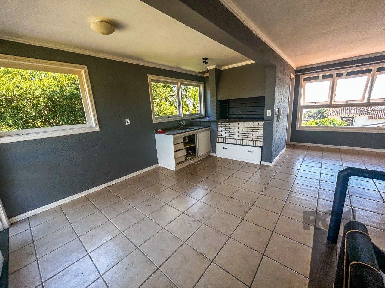 Casa de Condomínio à venda com 3 quartos, 253m² - Foto 1