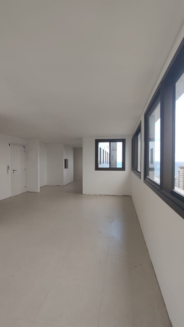 Cobertura à venda com 3 quartos, 235m² - Foto 1
