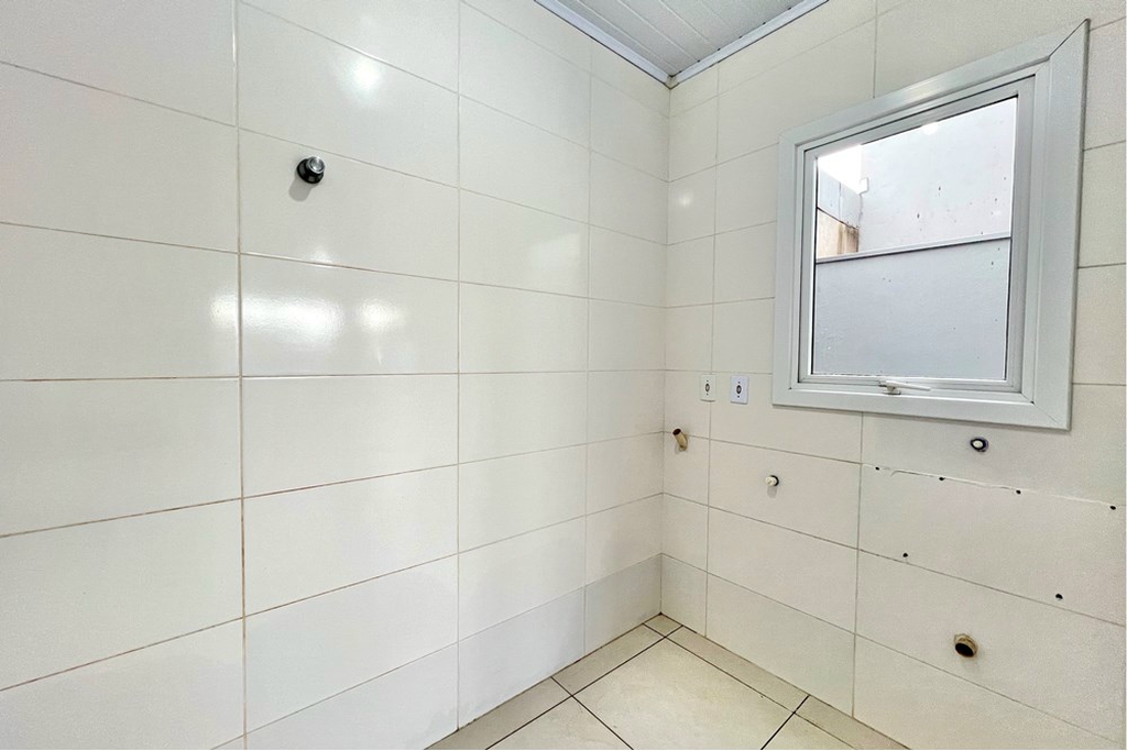 Casa à venda com 2 quartos, 54m² - Foto 7