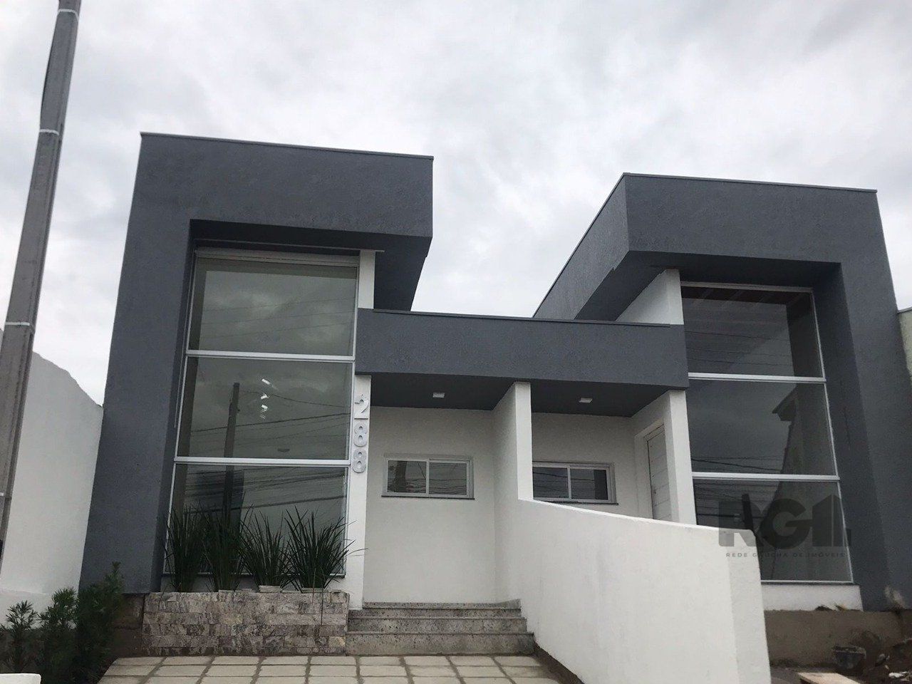 Casa à venda com 3 quartos, 87m² - Foto 1