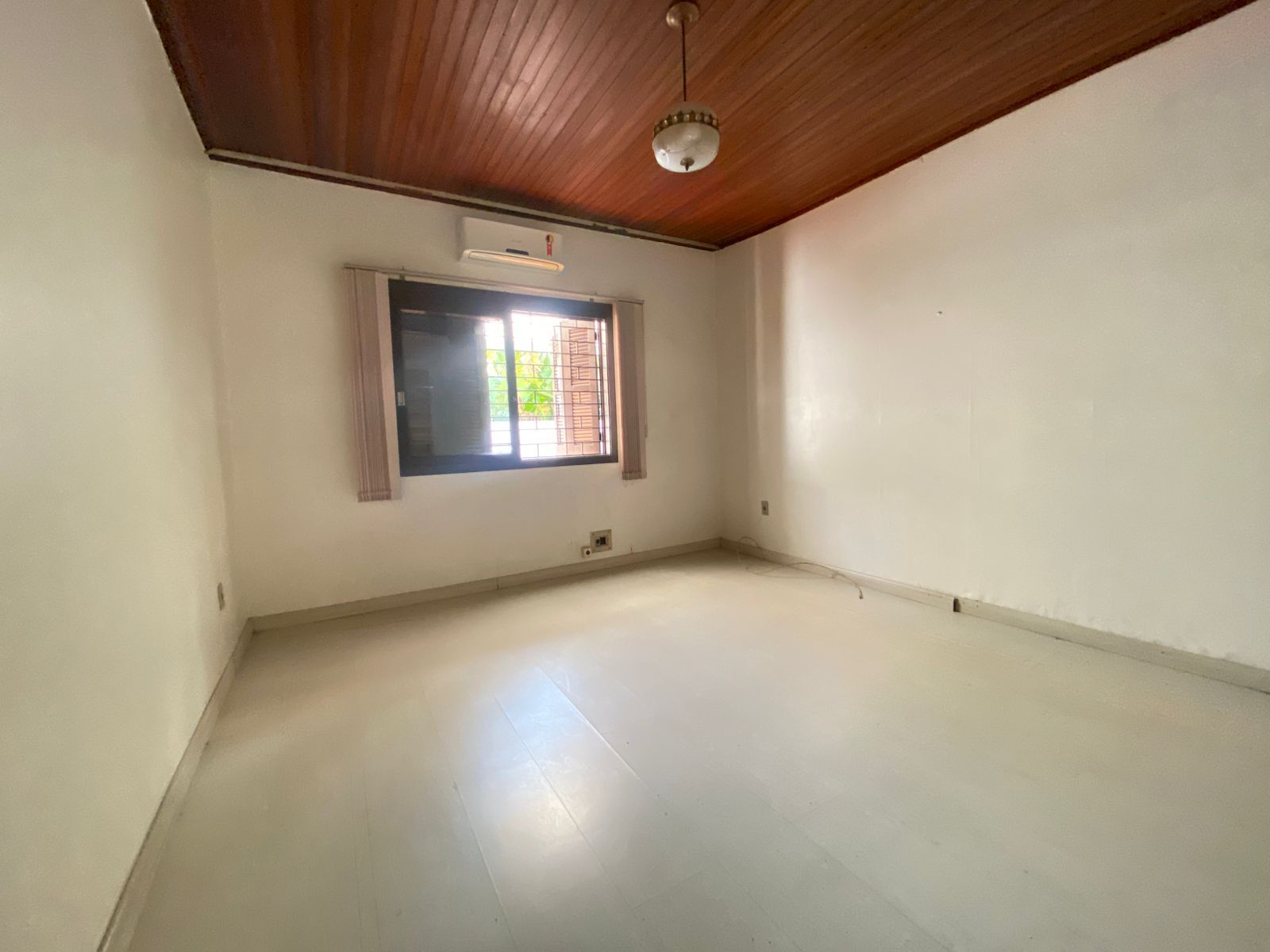 Casa à venda com 3 quartos, 220m² - Foto 8