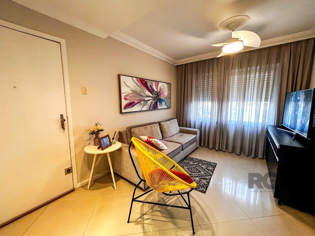 Apartamento à venda com 2 quartos, 67m² - Foto 3