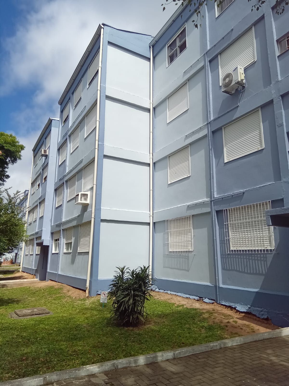 Apartamento de 3 dormitórios ,1 vaga rotativa ,portaria 24 horas , ultimo andar sem elevador !