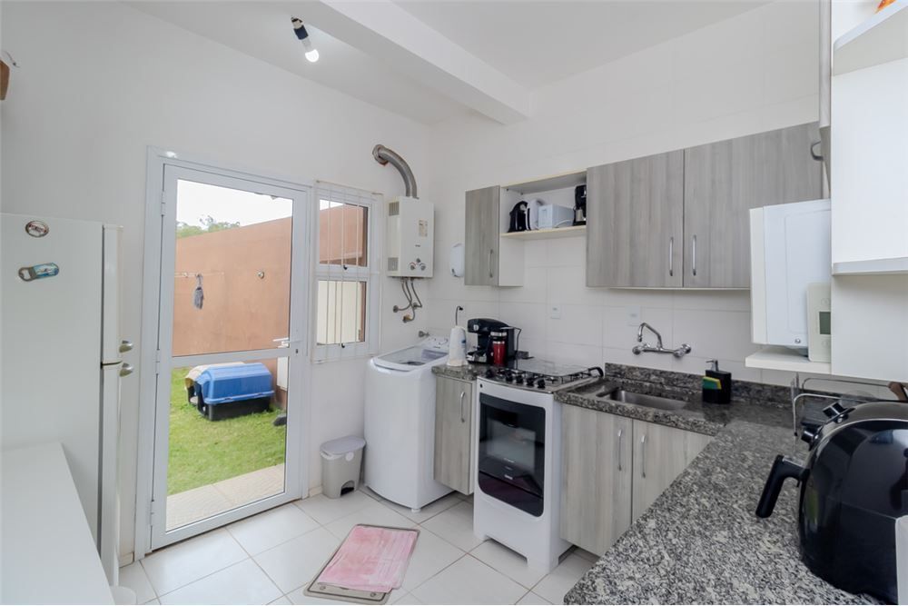 Casa à venda com 3 quartos, 109m² - Foto 24
