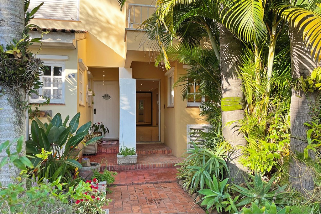 Casa de Condomínio à venda com 2 quartos, 210m² - Foto 23