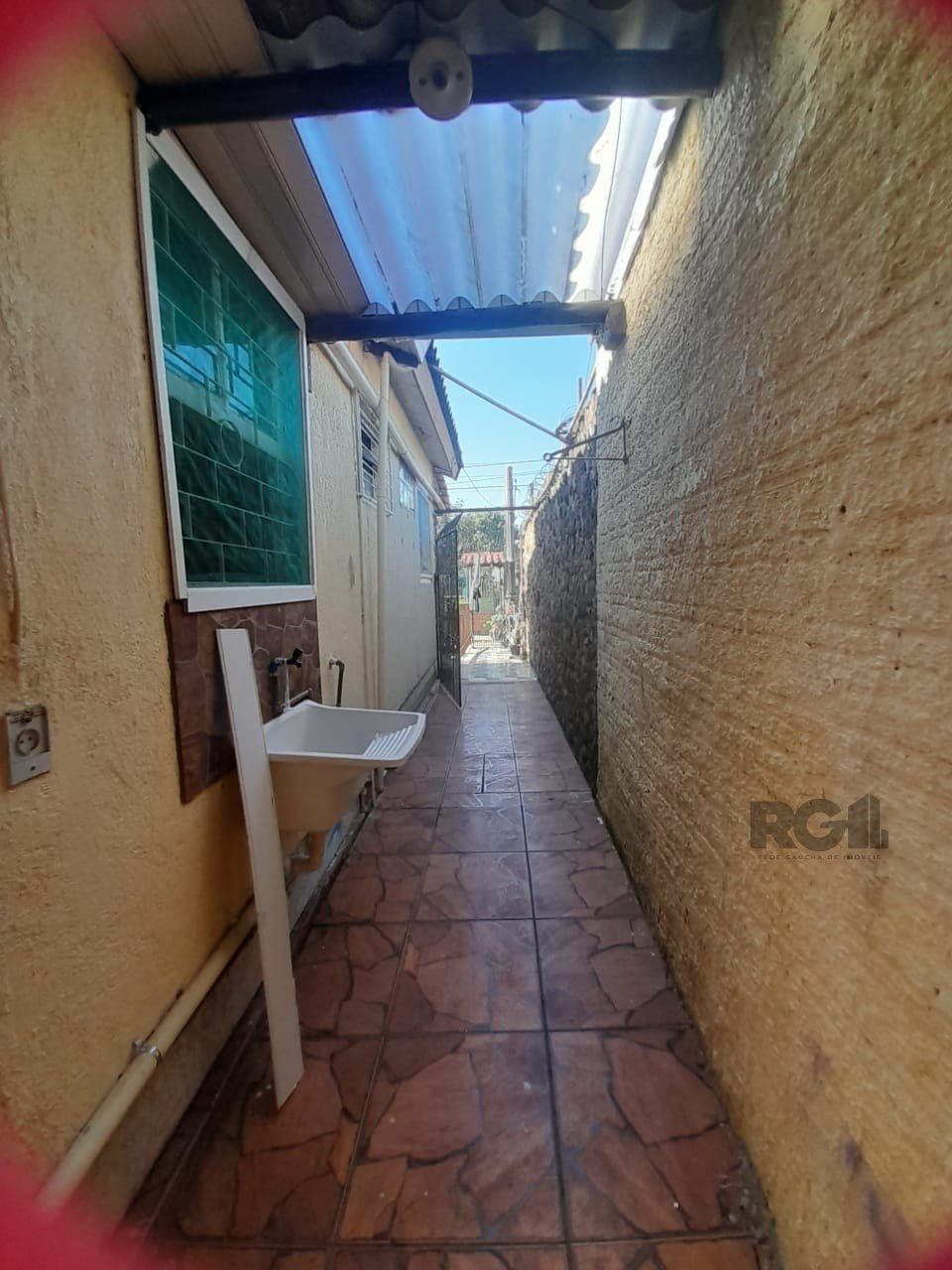 Casa à venda com 2 quartos, 80m² - Foto 4