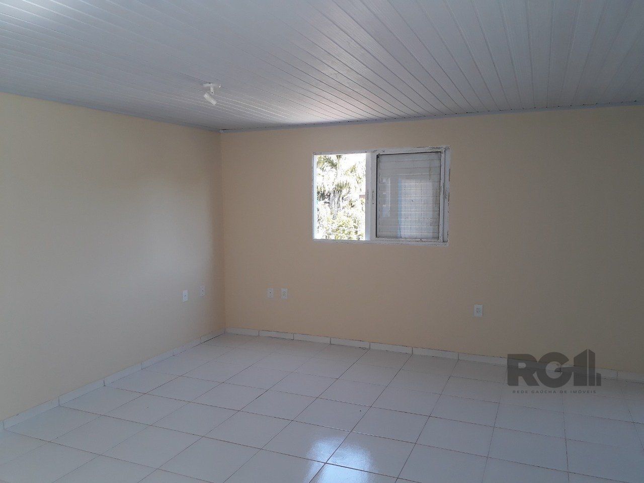 Casa à venda com 8 quartos, 200m² - Foto 56