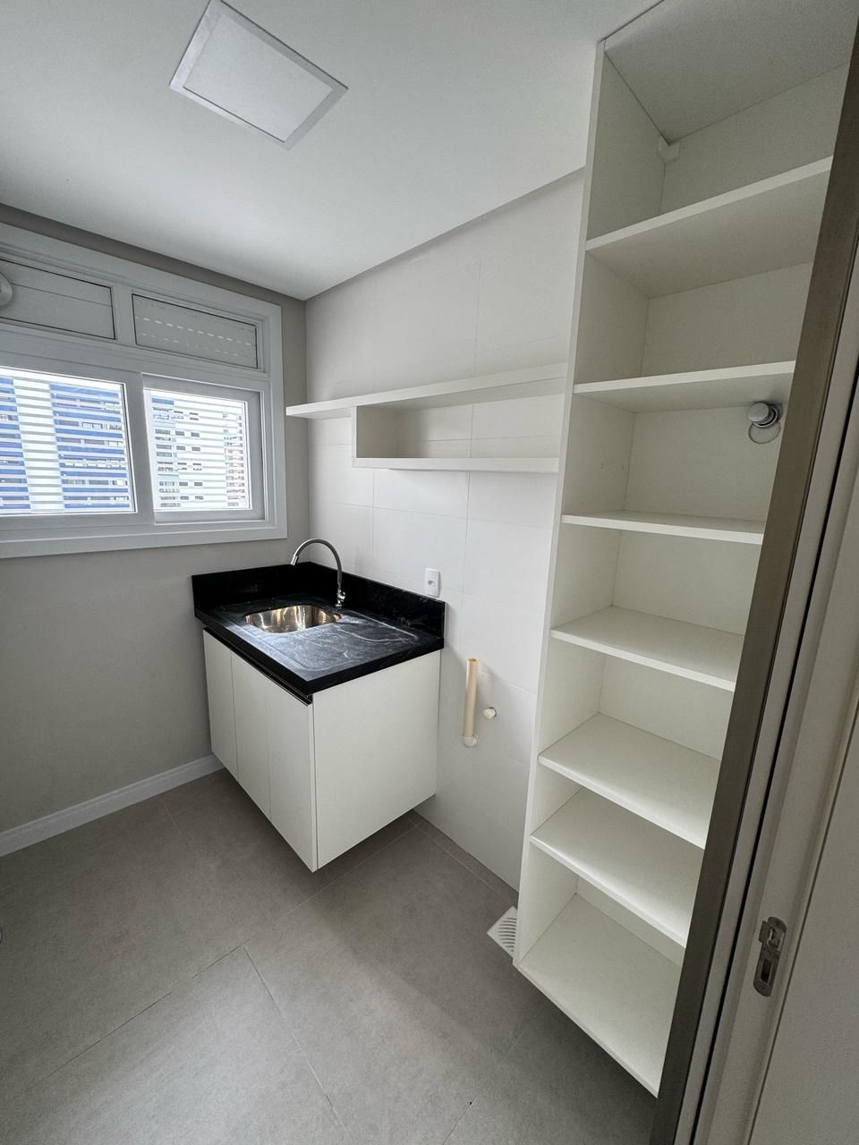 Apartamento à venda com 2 quartos, 82m² - Foto 3