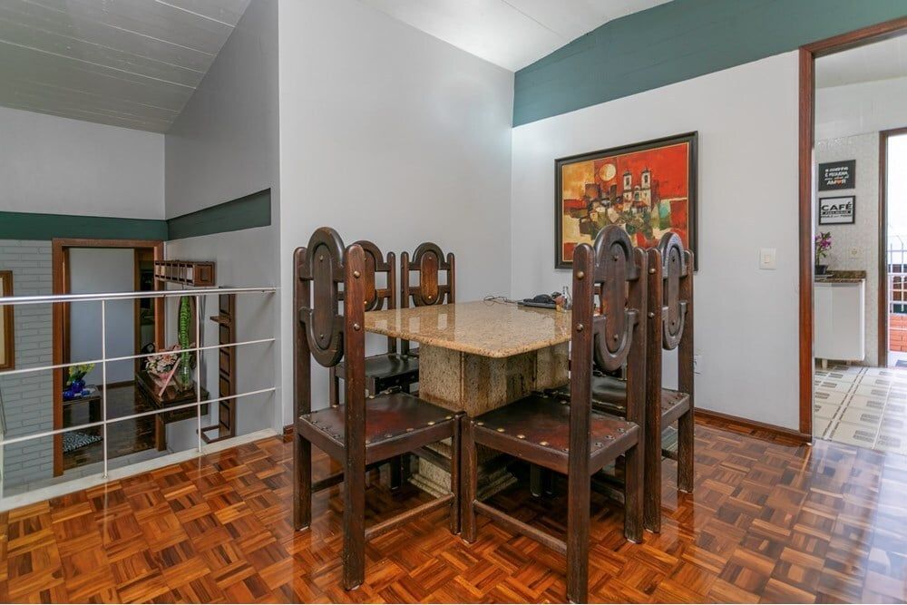 Casa à venda com 3 quartos, 214m² - Foto 3