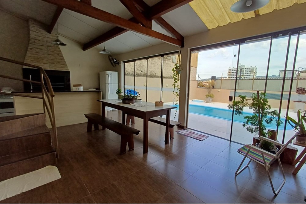 Casa à venda com 3 quartos, 318m² - Foto 20