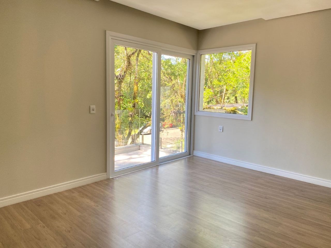 Casa de Condomínio à venda com 3 quartos, 321m² - Foto 4