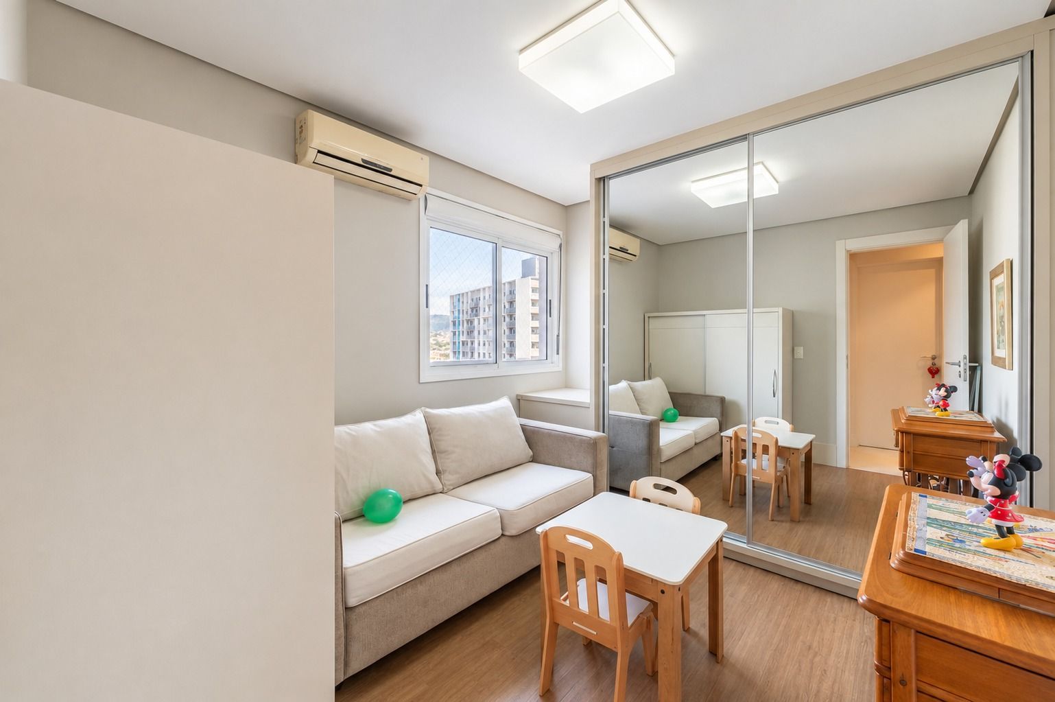 Apartamento com 3 dormitórios no bairro Jardim do Salso em Porto Alegre/RS