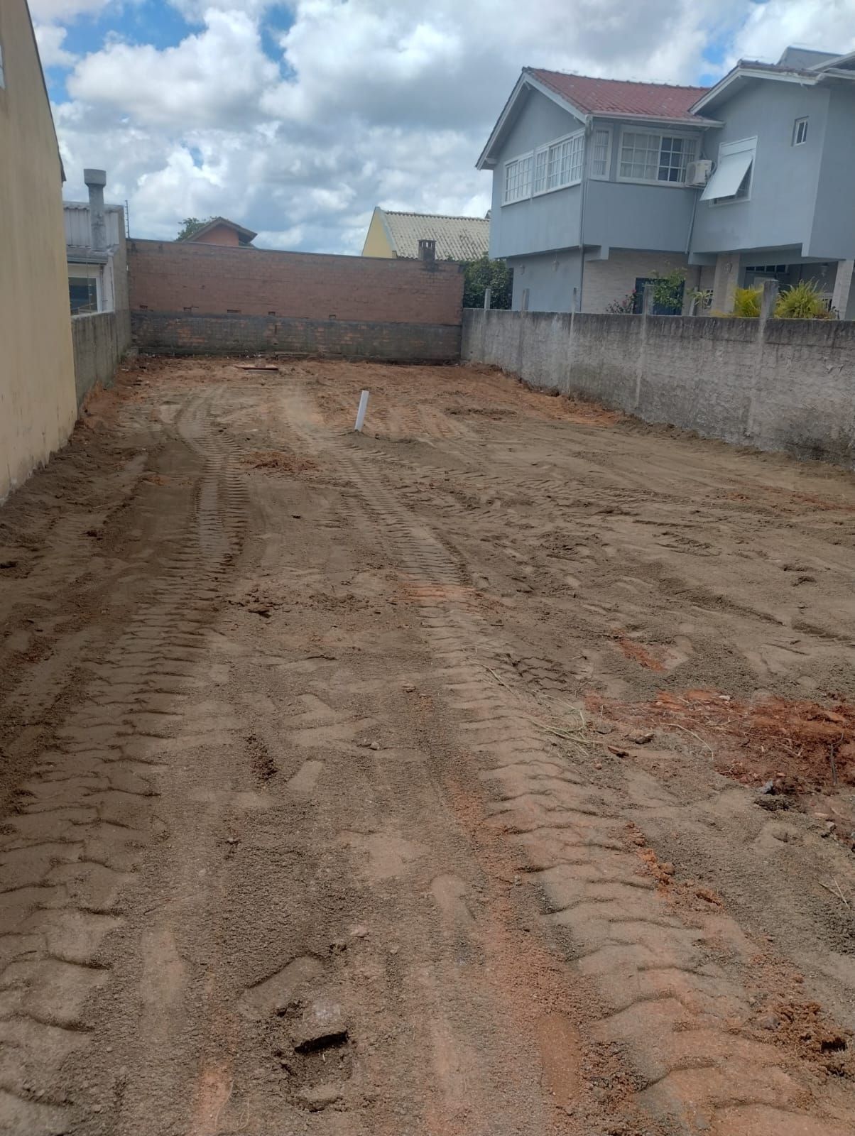 Terreno no bairro Jardim Leopoldina com 300m2 com projeto de construção aprovado