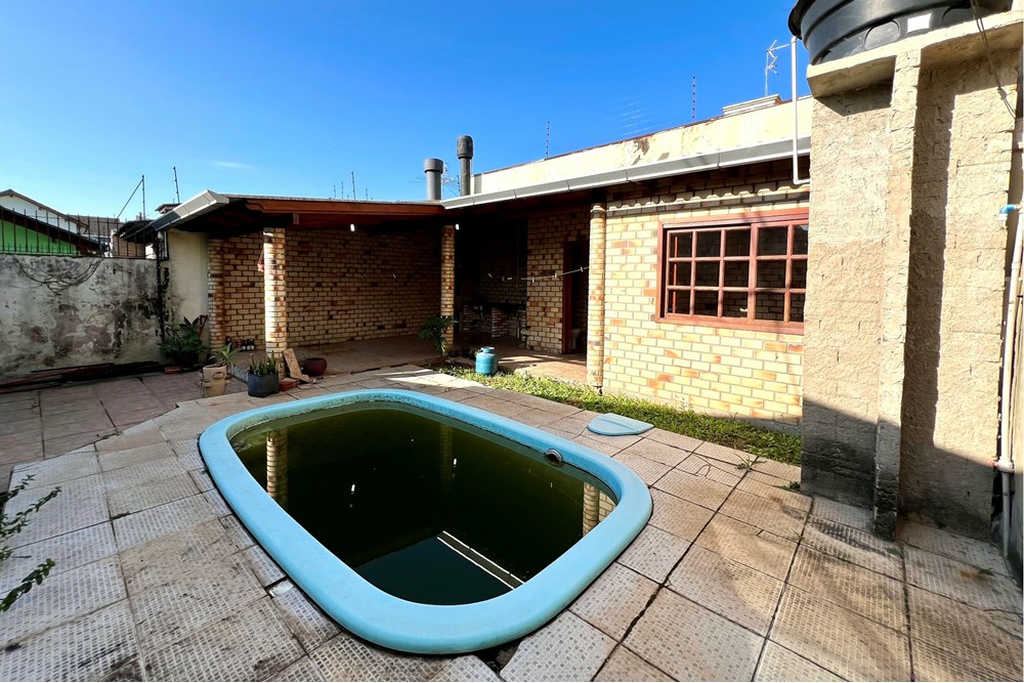 Casa à venda com 3 quartos, 240m² - Foto 4