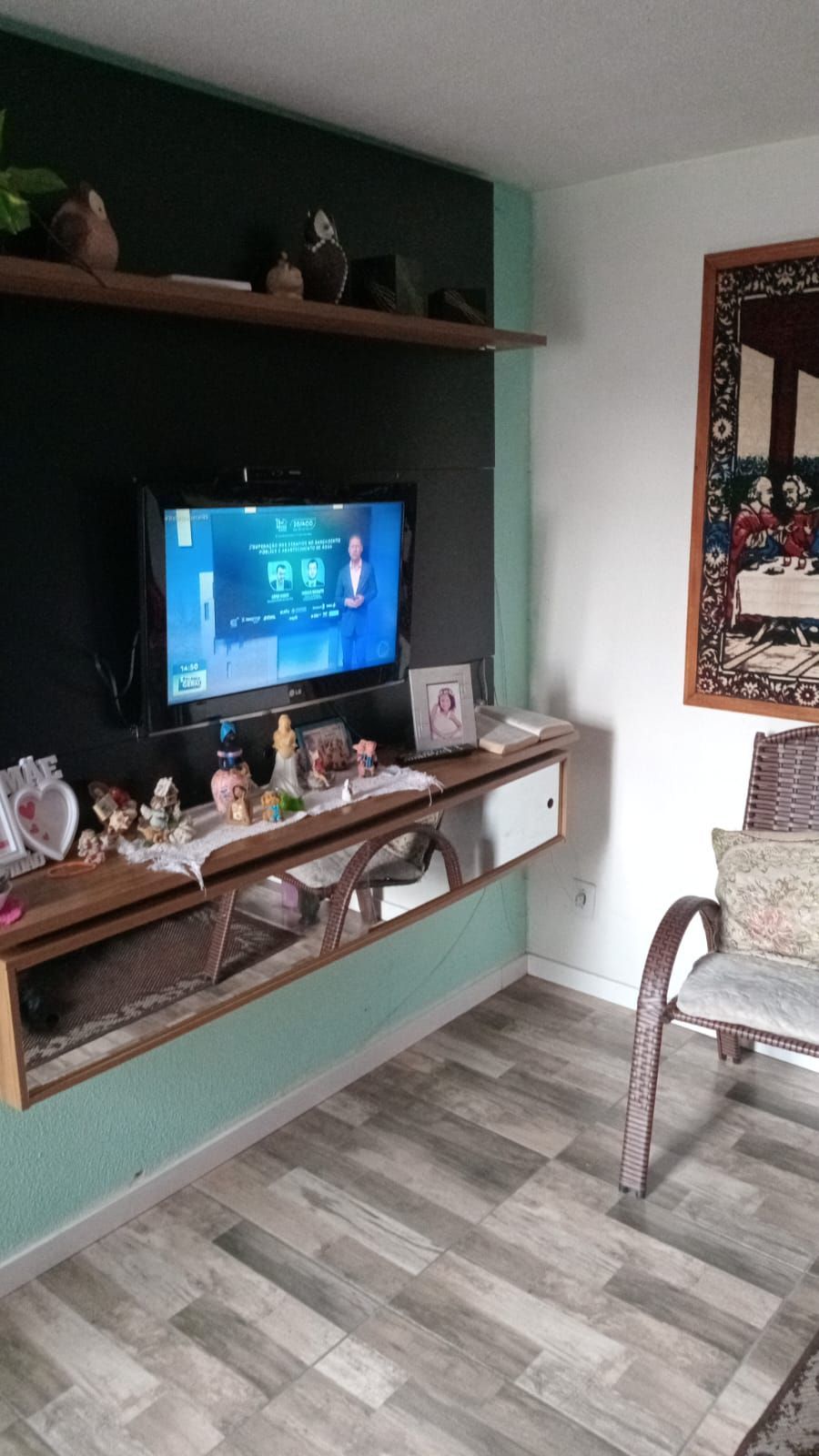 Apartamento com 02 quarto e 01 vaga rotativa, no Bairro Partenon