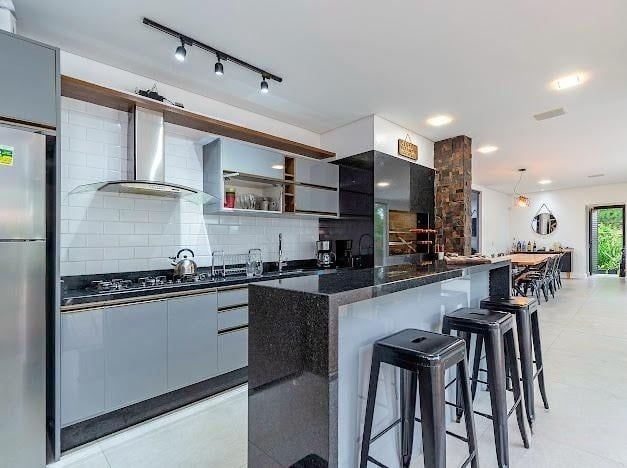 Casa de Condomínio à venda com 4 quartos, 270m² - Foto 19