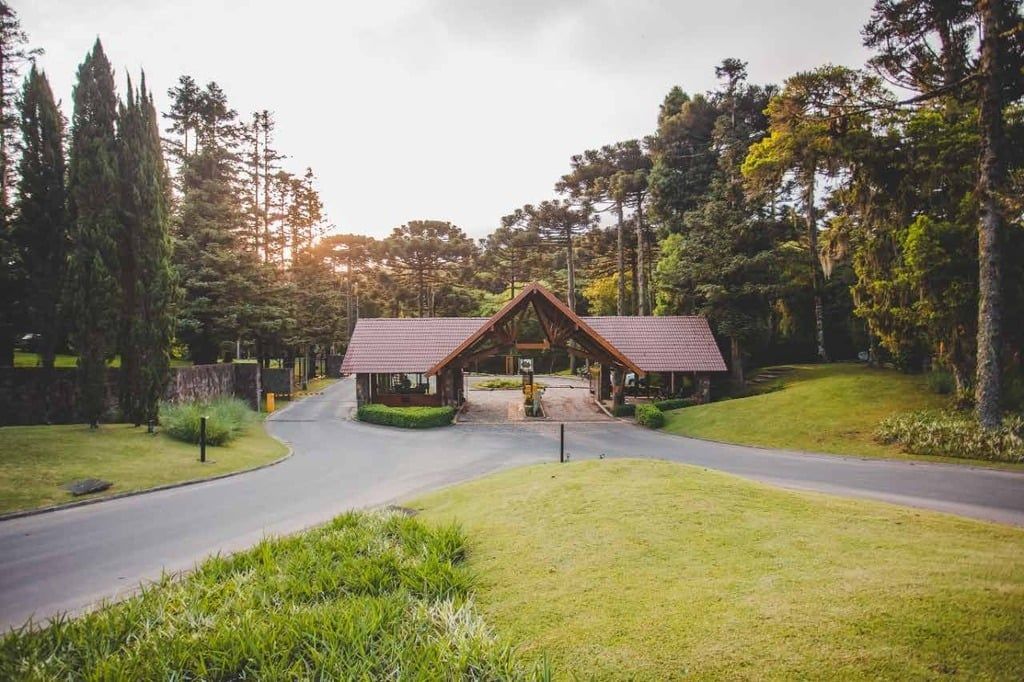 Casa de Condomínio à venda com 4 quartos, 344m² - Foto 1