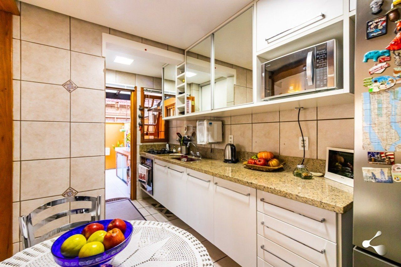 Casa de Condomínio à venda com 3 quartos, 233m² - Foto 9