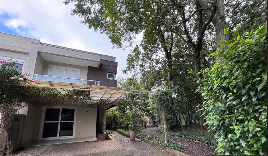 Casa com 3 dormitórios suítes no bairro Vila nova em Porto Alegre/RS
