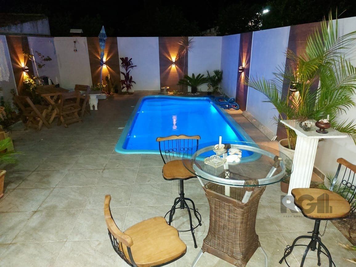 Casa à venda com 3 quartos, 210m² - Foto 4