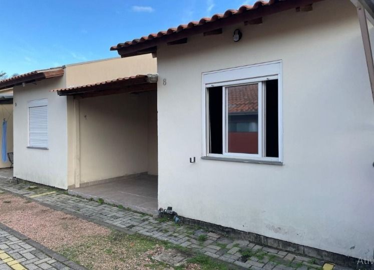 Casa em condomínio privativo de 2 dormitórios no bairro Ponta Grossa