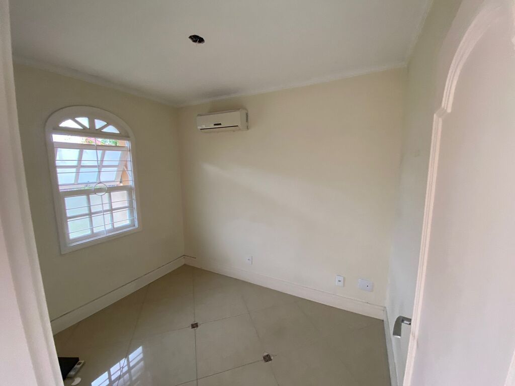 Casa à venda com 4 quartos, 265m² - Foto 9