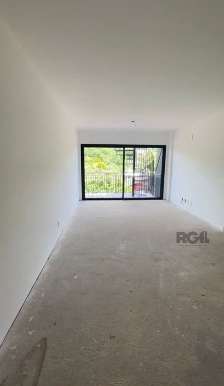Apartamento à venda com 3 quartos, 218m² - Foto 1