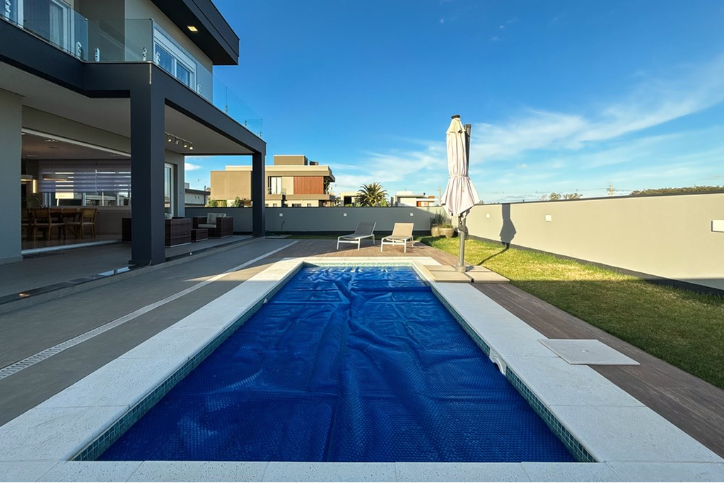 Casa de Condomínio à venda com 4 quartos, 303m² - Foto 9