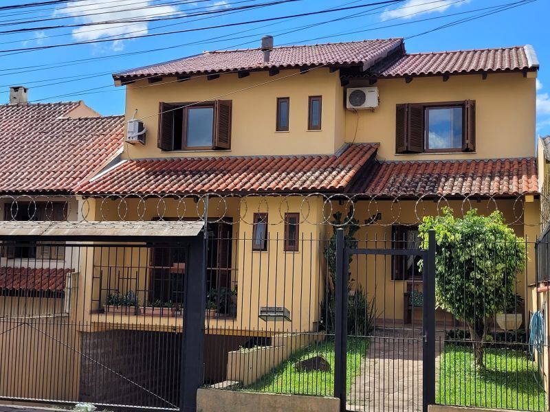 Casa à venda com 3 quartos, 287m² - Foto 1