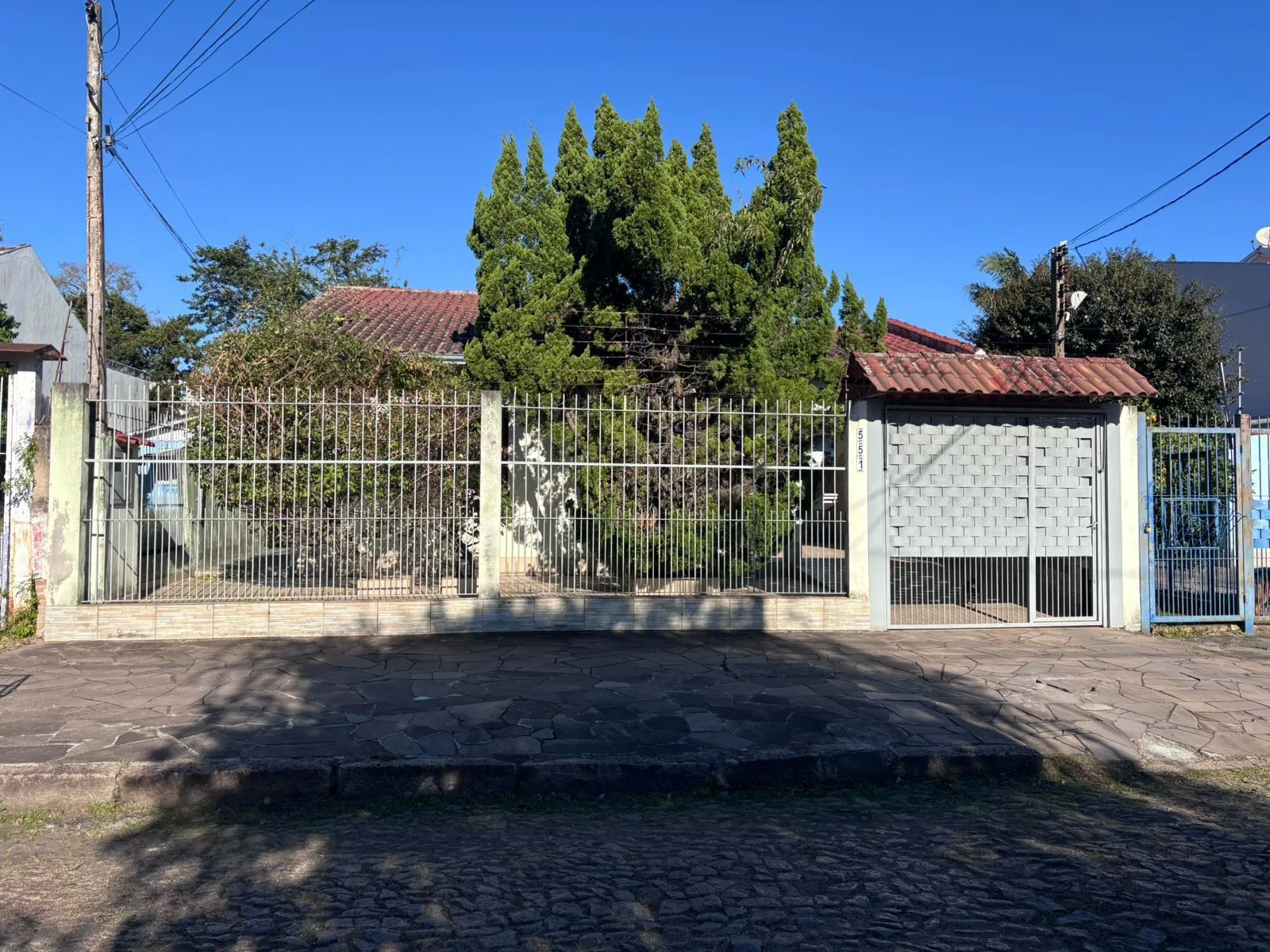 Casa 3 dormitórios no bairro Ipanema