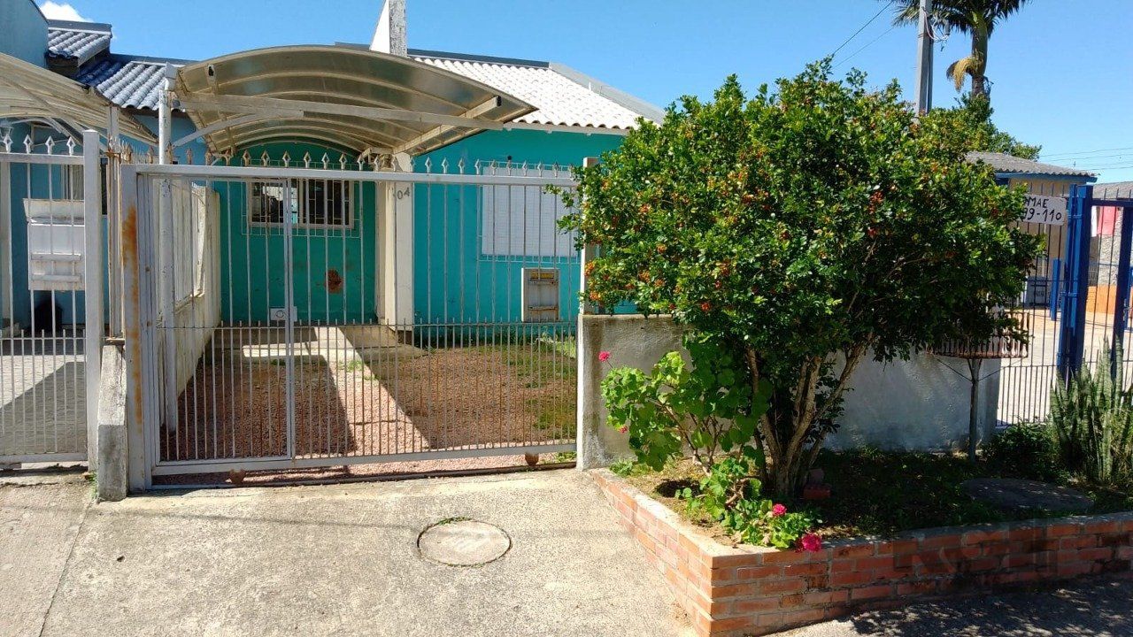 Casa à venda com 3 quartos, 74m² - Foto 1