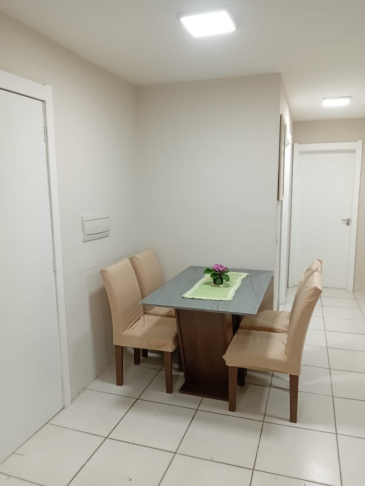 Apartamento à venda com 51m², 2 quartos, 1 vaga no bairro Chapéu do Sol em Porto Alegre