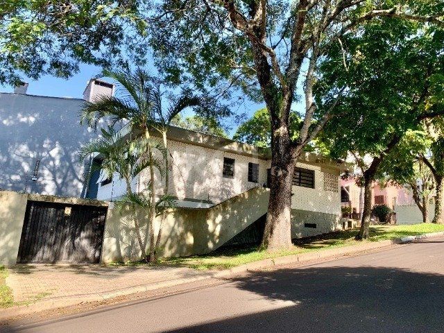 Casa à venda com 3 quartos, 200m² - Foto 2