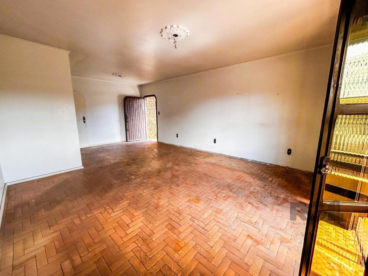 Casa à venda com 3 quartos, 300m² - Foto 3