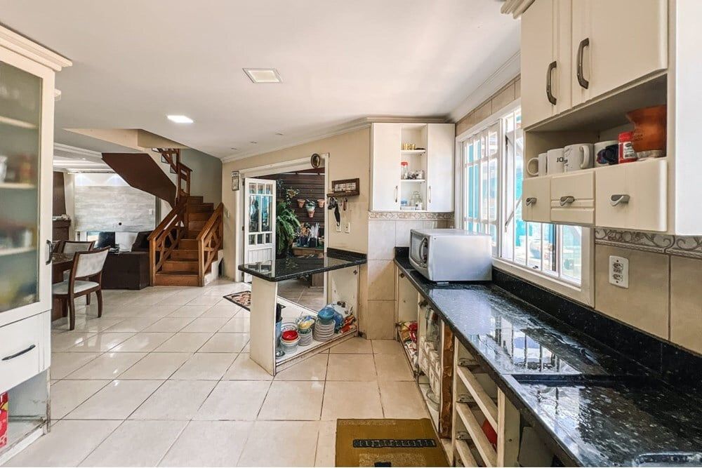 Casa à venda com 4 quartos, 300m² - Foto 15