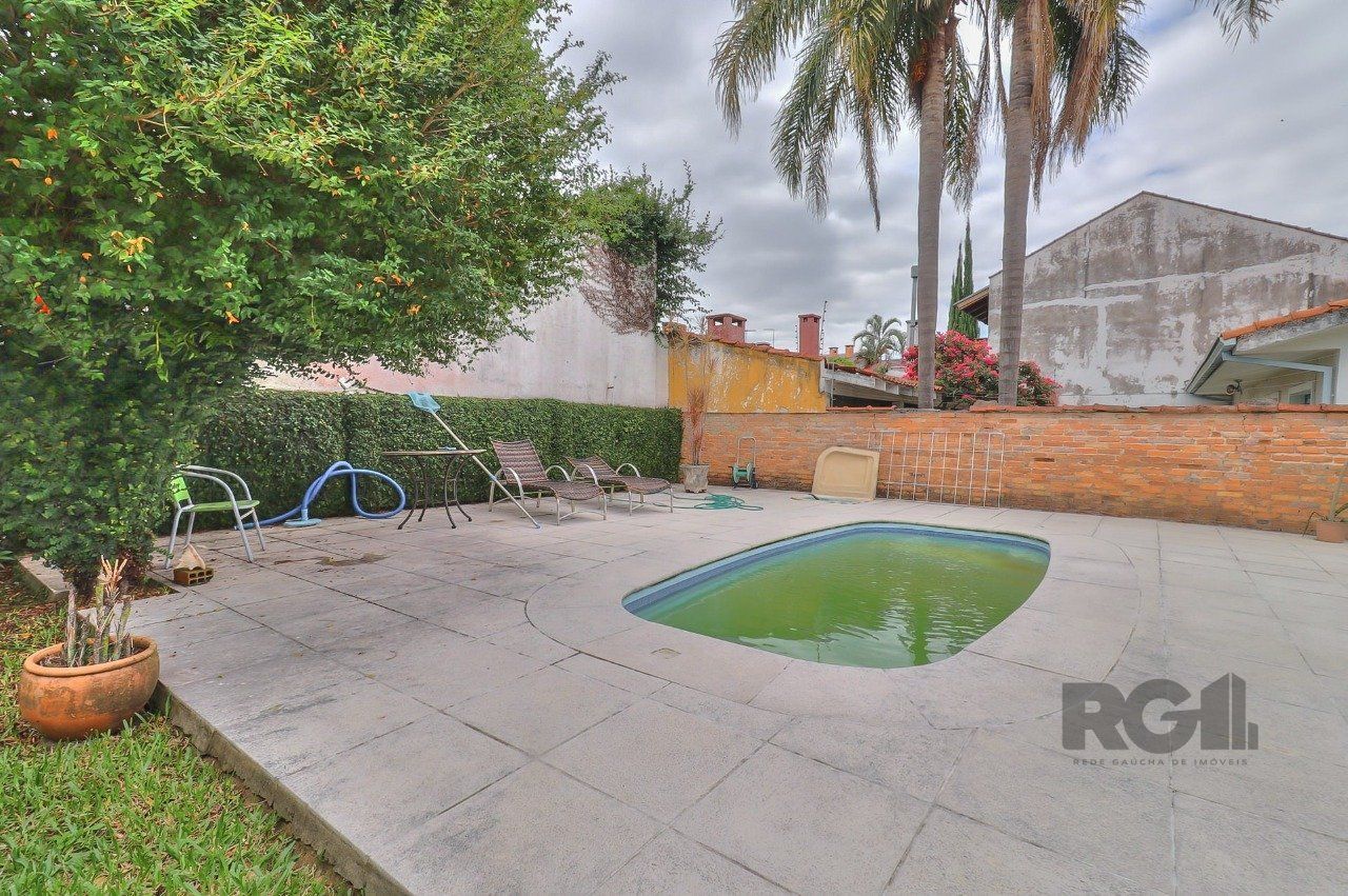 Casa à venda com 5 quartos, 232m² - Foto 35