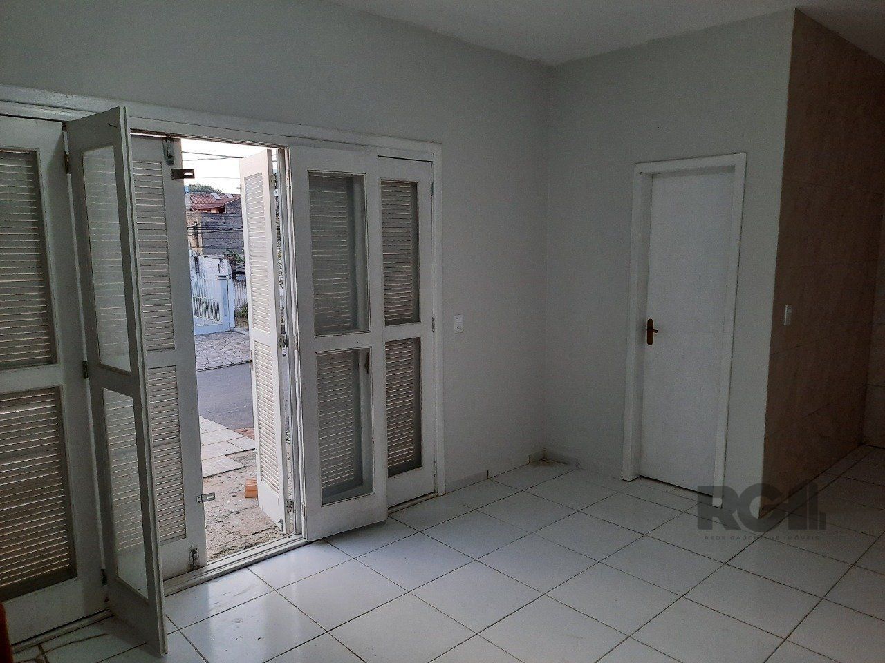 Casa à venda com 8 quartos, 200m² - Foto 8
