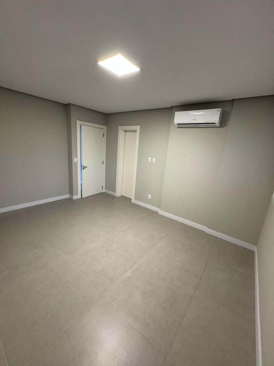 Apartamento à venda com 2 quartos, 82m² - Foto 4