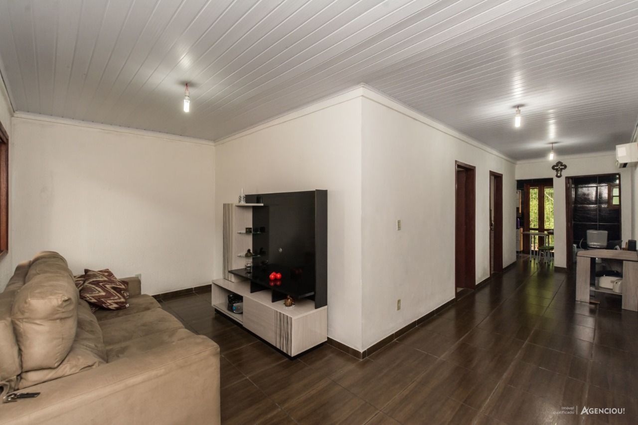 Casa à venda com 2 quartos, 120m² - Foto 2