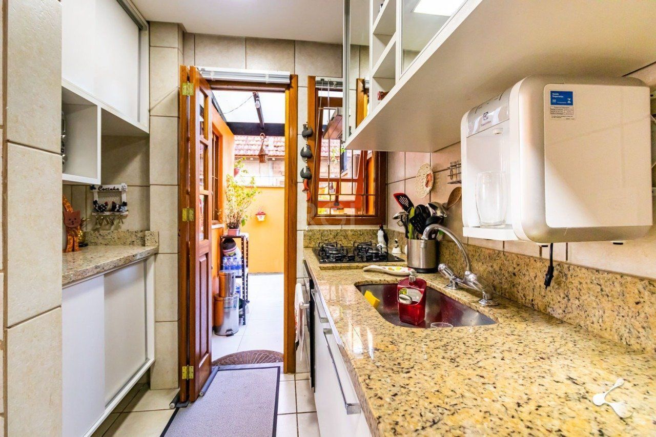 Casa de Condomínio à venda com 3 quartos, 233m² - Foto 12