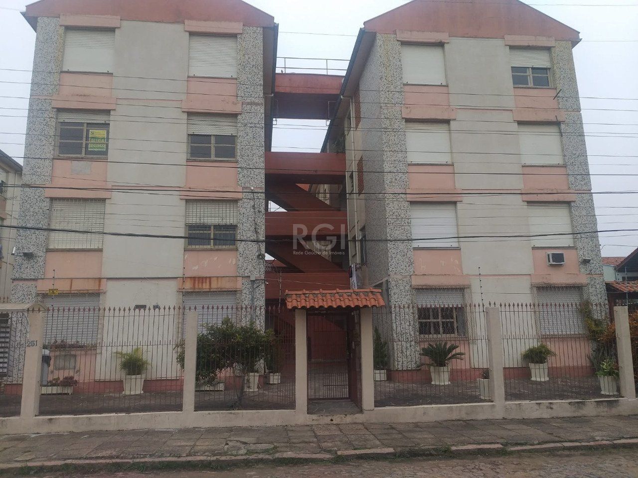 Apartamento à venda com 2 quartos, 46m² - Foto 1