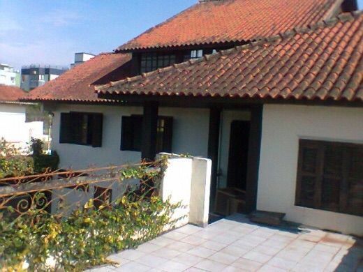 Casa à venda com 4 quartos, 560m² - Foto 2