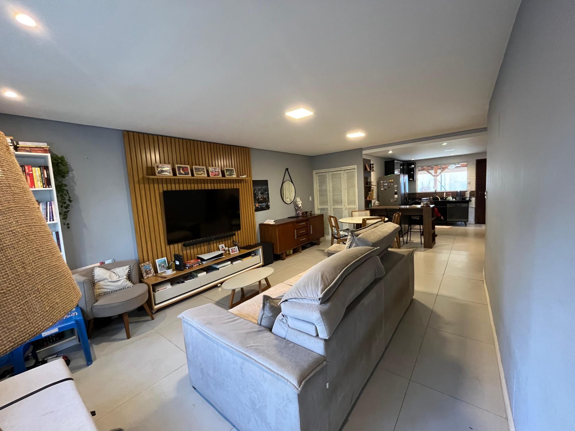 Casa à venda com 2 quartos, 135m² - Foto 1