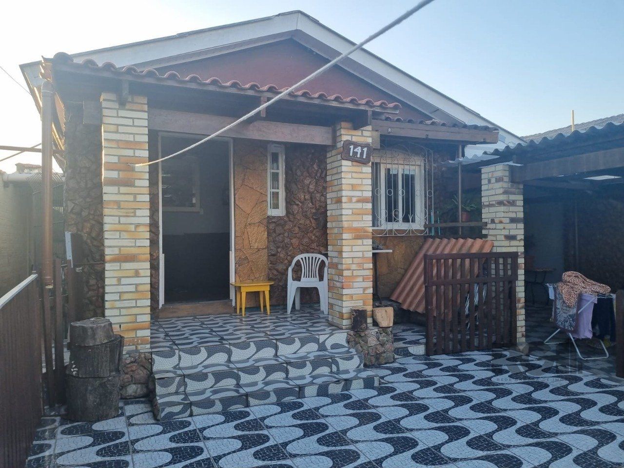 Casa à venda com 2 quartos, 80m² - Foto 1