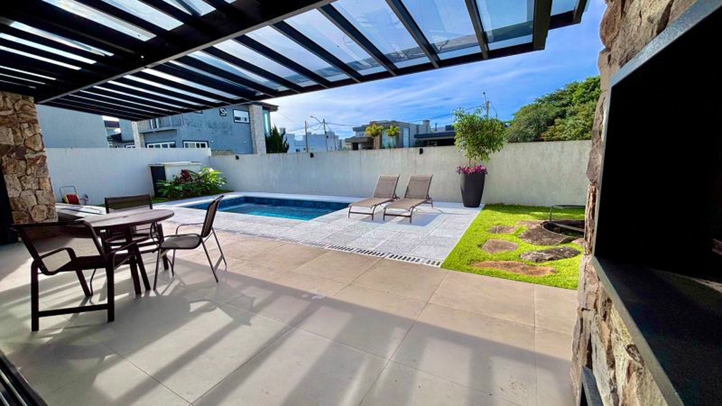 Casa, 4 quartos, 284 m² - Foto 2