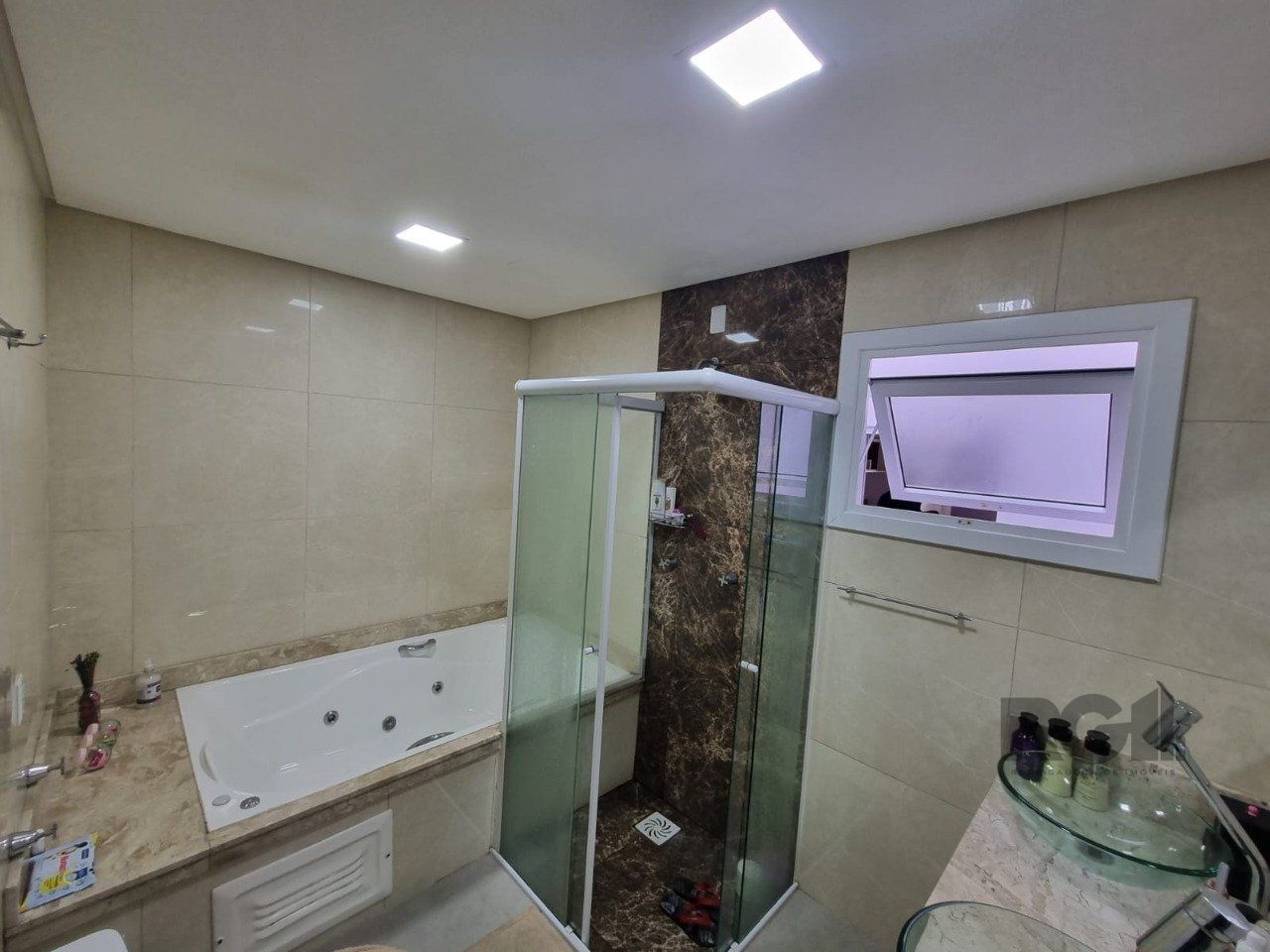 Casa, 3 quartos, 252 m² - Foto 57