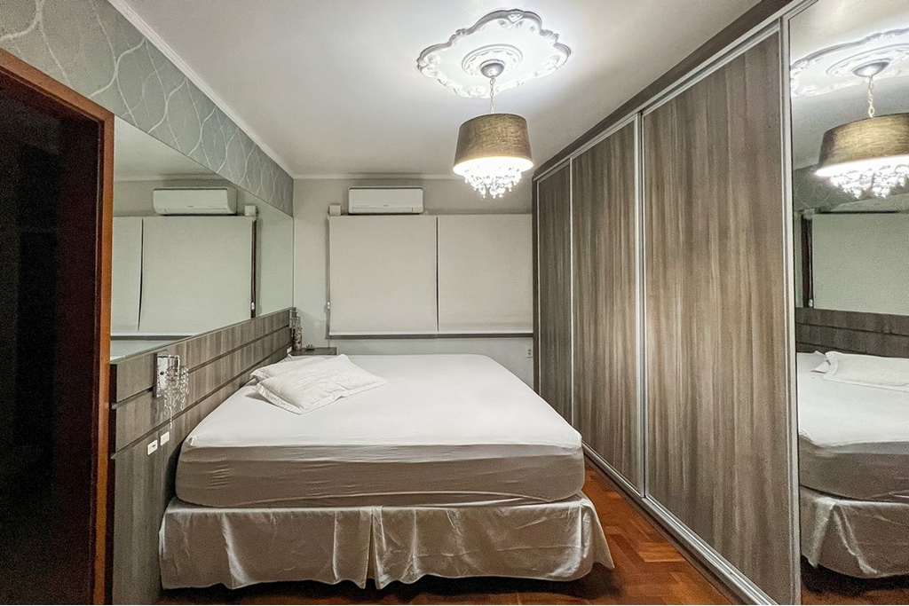 Casa à venda com 4 quartos, 246m² - Foto 9