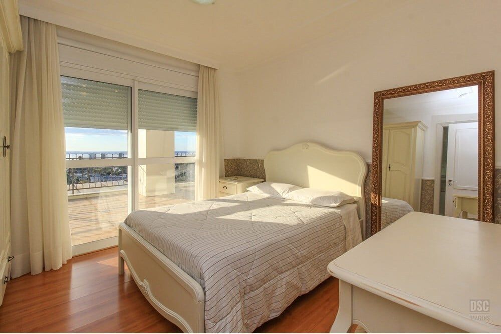 Casa de Condomínio à venda com 4 quartos, 620m² - Foto 2